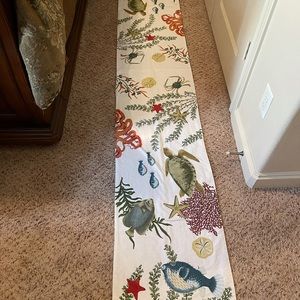Pottery Barn - Table Runner - Ocean theme